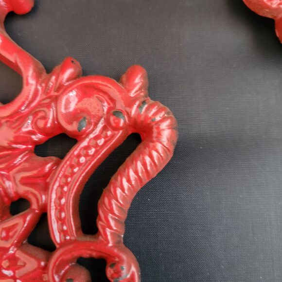 Cast Iron Sunburst Girl Bonnet Footed Trivet Red Enamel Set 2 VTG Folk Art Wall - Picture 8 of 10